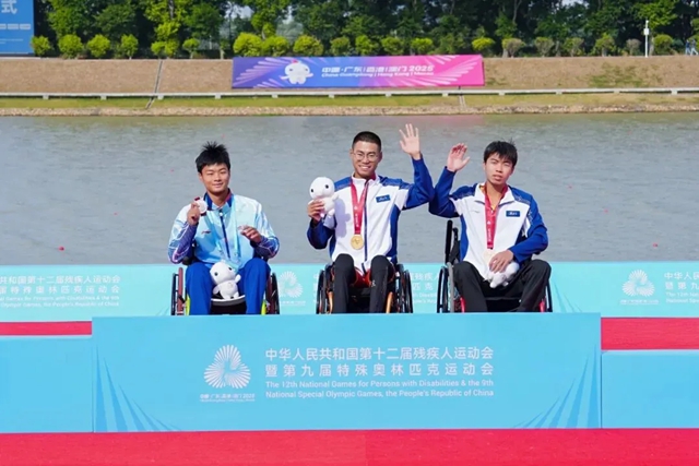 为内江争光！内江小将王家彬斩获双银，这波操作太燃了