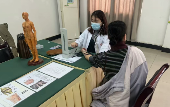 关爱职工 l 泸州公交集团开展送健康到基层活动(图3) 公3.png