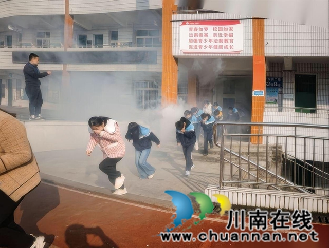 泸县六中：消防演练进课堂 安全意识入人心