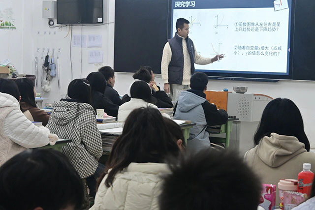 青蓝携手绽芳华·新秀课堂显匠心：泸县建校新教师汇报课圆满落幕