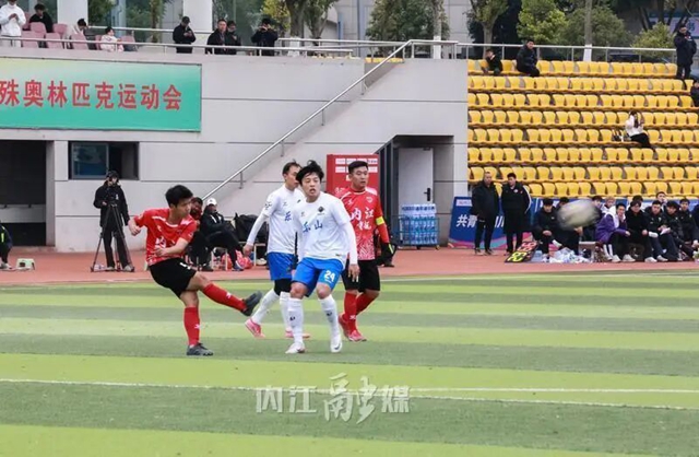 位列川南赛区第三名!内江重龍酒队晋级(图3) 足球3.jpg