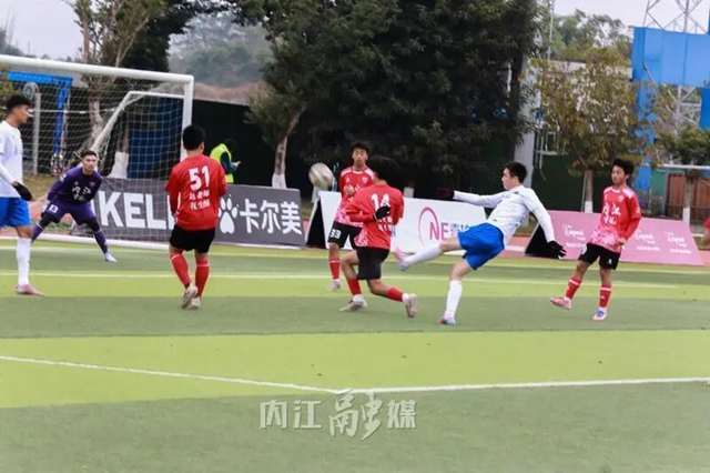 位列川南赛区第三名!内江重龍酒队晋级(图7) 足球7.jpg