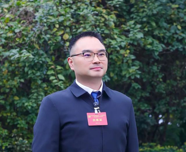 纳溪区委书记袁维荣：扛牢中心城区使命担当