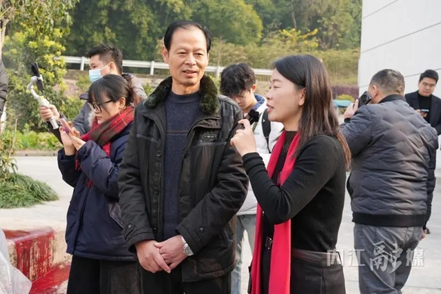 近50万人围观!这碗刨猪汤,合川没吃上,内江补起了!(图4) 人4.jpg