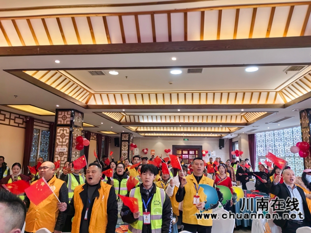齐唱《我和我的祖国》1（曾佐然摄）.jpg