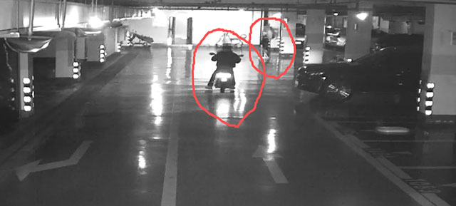 泸州两人拉车门盗窃，现金、白酒都到手……