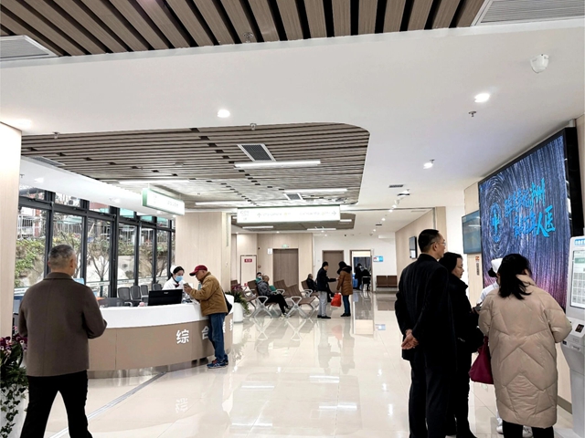泸州市府路“老人医”看病不挤，专家多，号源多，我居然才知道？