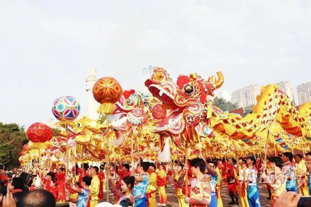 万人空巷！隆昌腾起了13条“金龙”！