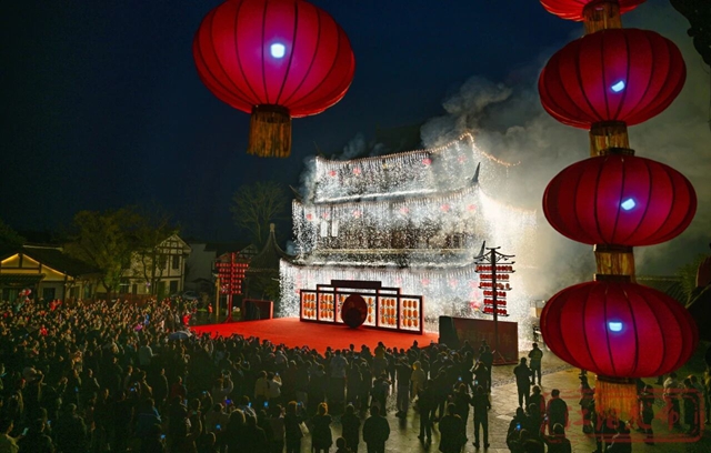 一大波现场图来袭!元宵节之夜,江阳火树银花(图2) 2.jpg