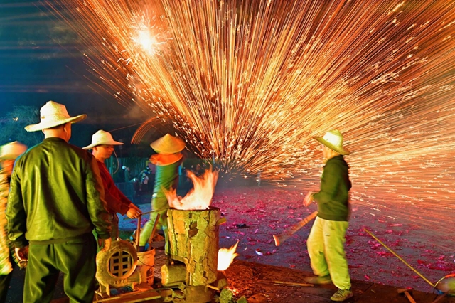 一大波现场图来袭!元宵节之夜,江阳火树银花(图26) 26.jpg