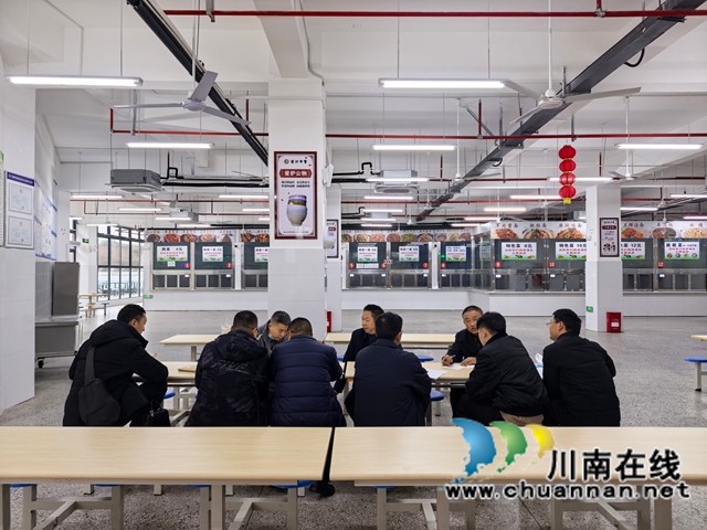 情暖元宵夜，甜润师生心｜合江中学两校区共享免费汤圆盛宴