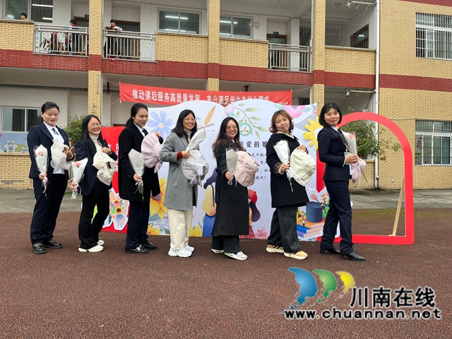 合影4.jpg