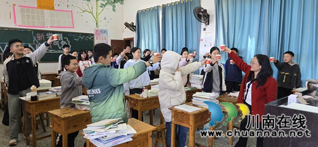 品尝2.jpg