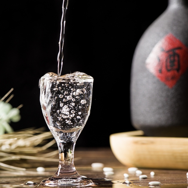 只一杯酒，泸州便入了文章