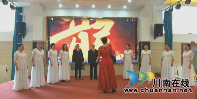15.十二中合唱《龙的传人》.jpg