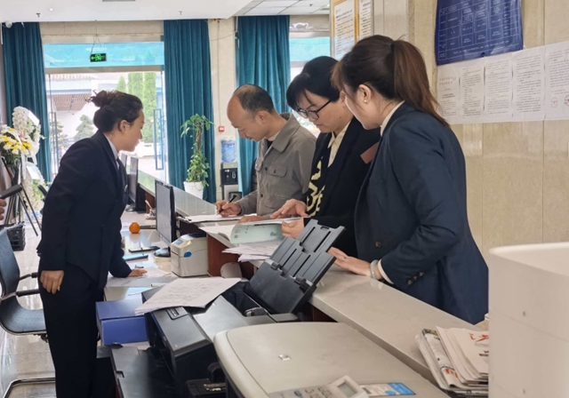 护航清明祭扫!泸州市场监管在行动(图2) 行动2.jpg