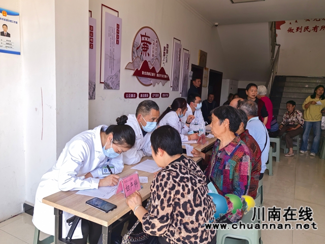 检查现场1（曾佐然摄）.jpg