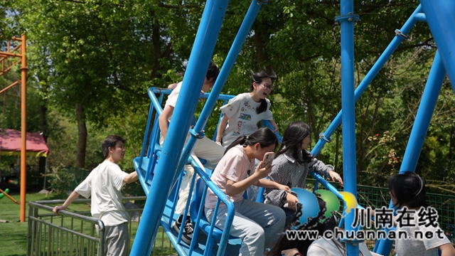 摇摇船.JPG