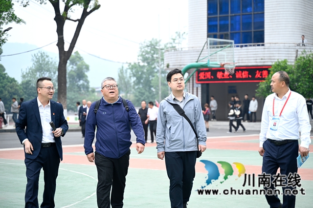 教育部学校规划建设发展中心专家组莅临泸县建校开展调研
