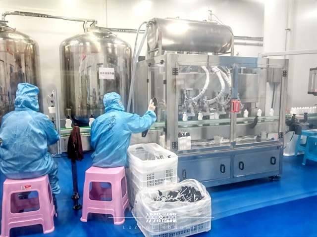 从涮毛肚到搞健康——泸州的项目建设，一边暖胃一边布局未来
