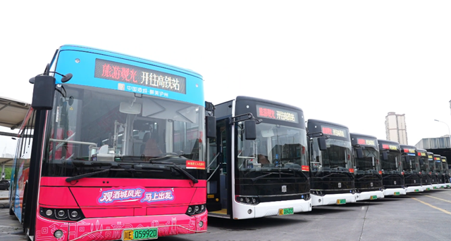 泸州公交旅游观光巴士线路荣获“全国工人先锋号”