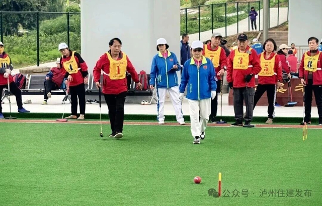 桥下“金边银角”托起老年“稳稳的幸福”｜纳溪区盘活桥下空间建成老年体育公园