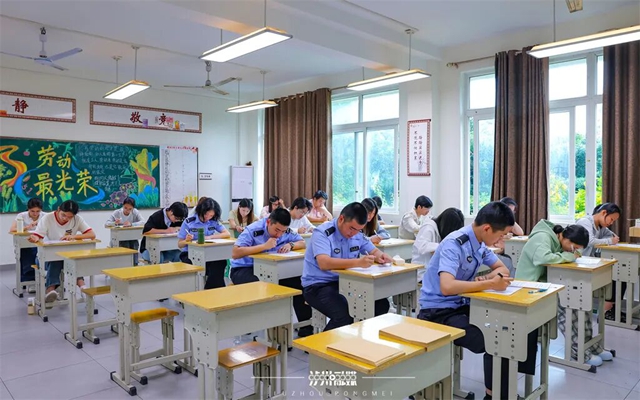 9岁到81岁，357人同场写诗｜泸州这场大赛，老中青少四代同台的文化传承