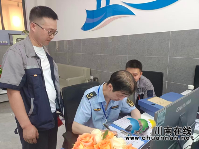 筑牢安全防线 护航平安高考｜龙马潭区鱼塘市场监管所开展考前校园及周边安全专项检查
