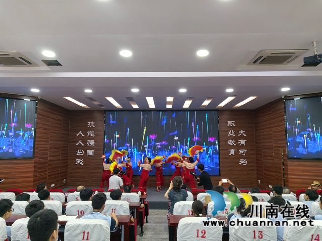古蔺花灯表演.jpg