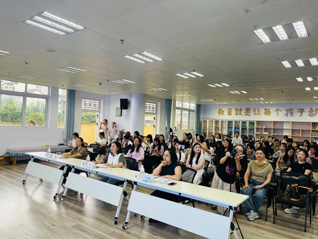 泸州市第三届幼儿教师基本功展评活动圆满举行(图14) 14.jpg