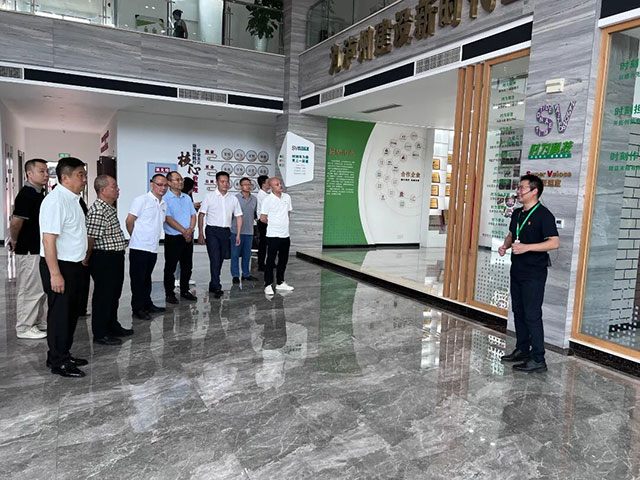 联合调研,共促就业——“宜自泸三地民建职业教育与就业”课题联合调研组走进泸州“时为”公司(图2) 2.jpg