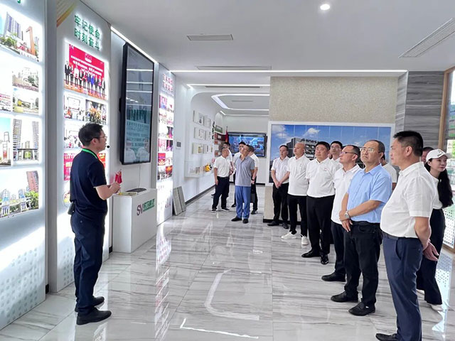 联合调研,共促就业——“宜自泸三地民建职业教育与就业”课题联合调研组走进泸州“时为”公司(图3) 3.jpg