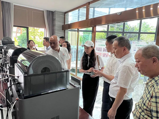 联合调研,共促就业——“宜自泸三地民建职业教育与就业”课题联合调研组走进泸州“时为”公司(图4) 4.jpg
