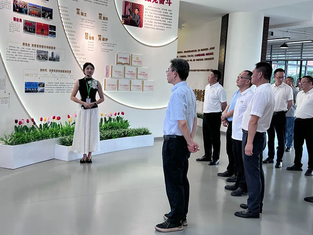 联合调研,共促就业——“宜自泸三地民建职业教育与就业”课题联合调研组走进泸州“时为”公司(图6) 6.jpg