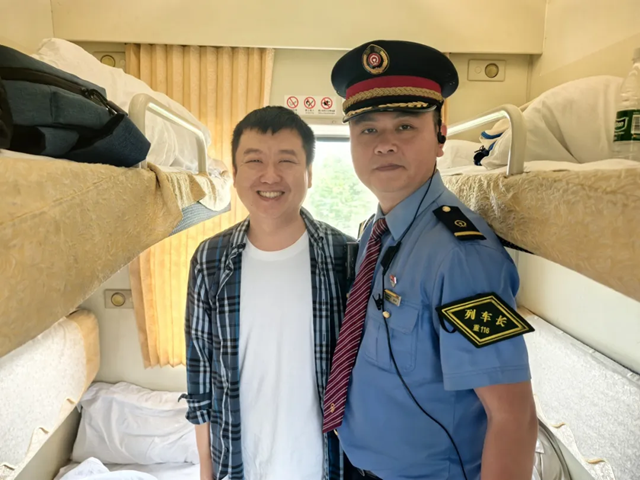 乘客在列车上突发急病,幸好遇到一位泸州医生(图1) 生1.png