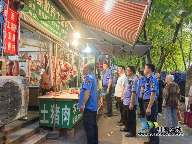 高温清晨守市容｜龙马潭区综合行政执法局开展占道经营专项整治