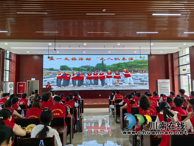 路演项目展示（曾佐然摄）.jpg