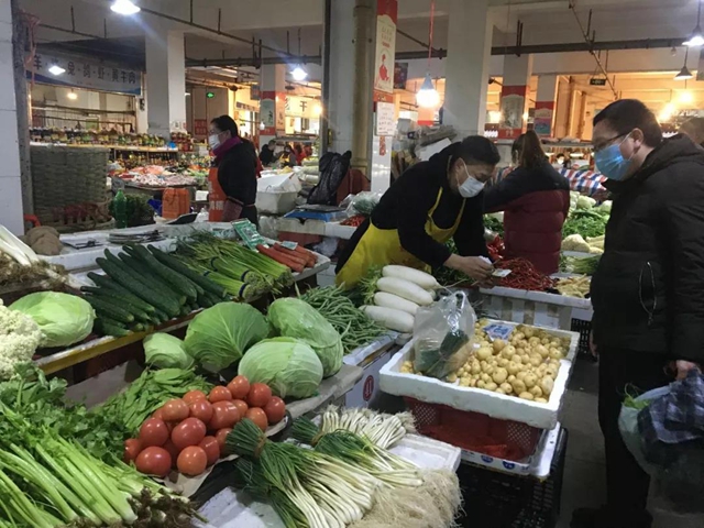 纳溪区：食材供应充足价格平稳(图1)
