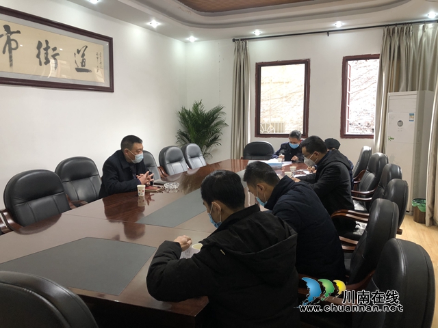 龙马潭区政协主席叶长青督查小市街道新型冠状病毒感染的肺炎疫情防控工作