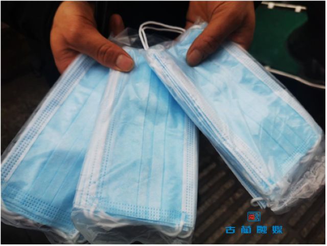 买不到口罩?别急!古蔺这里可以凭身份证买口罩啦!(图1) 买不到口罩?别急!古蔺这里可以凭身份证买口罩啦!(图1)