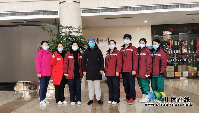 【西南医大中医院驰援武汉】防护服上的一颗“心”(图1)