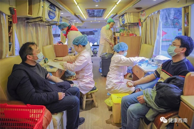 西南医大附院:260余名医务工作者撸袖献血7.23万毫升!(图12) 西南医大附院:无偿献血显大爱,万众一心齐抗疫(图12)