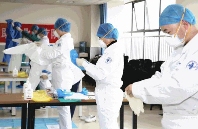 泸州市人医：精兵强将整装待发，随时候命驰援武汉(图3)