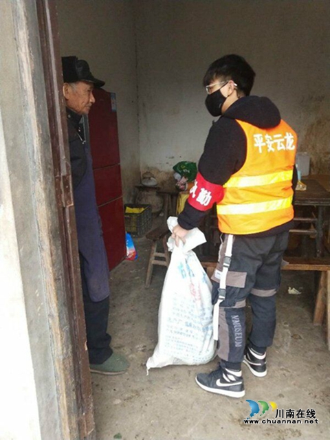 泸县云龙镇：上阵兄弟兵 抗疫显真情(图7)