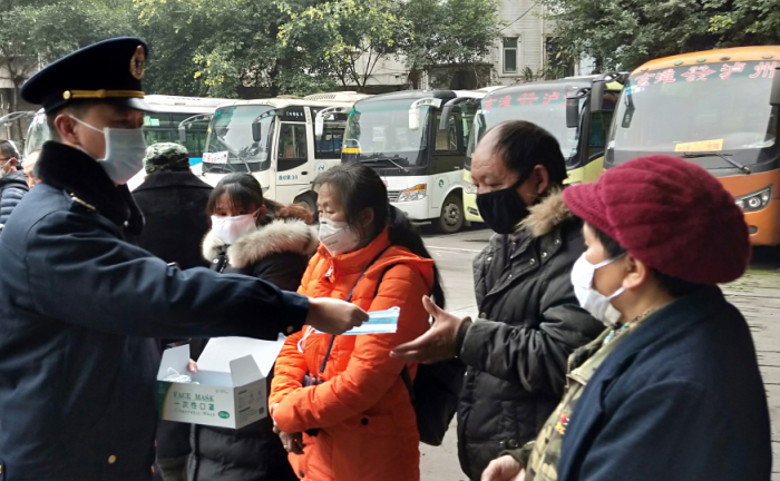 泸县优化运输组织确保农民工安全有序返岗(图4)