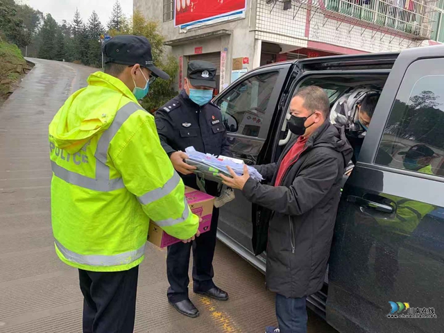 泸州江阳：护航抗疫一线 警务保障跑在时间前面