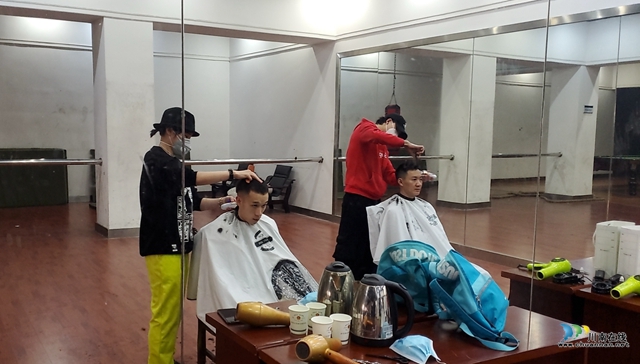泸州江阳：护航抗疫一线 警务保障跑在时间前面(图8)