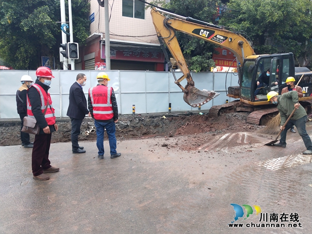 泸县云龙镇疫情防控不放松 雨污分流建设不停步