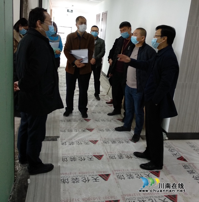 泸州高新区党工委委员、组织部部长、统战部部长刘峰带队到众创中心大楼指导服务企业疫情防控与复工复产工作