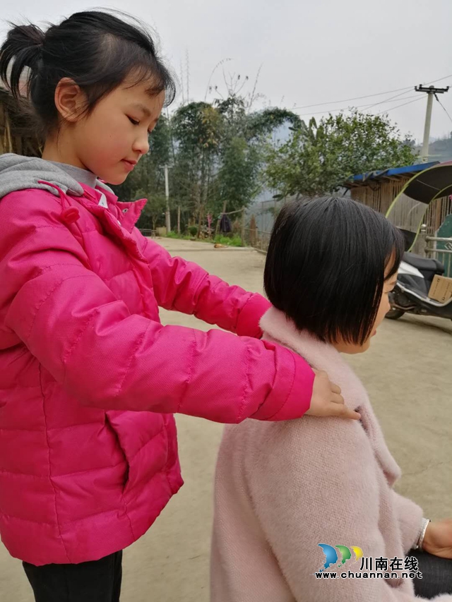 叙永县叙永镇中心校开展“感恩”三八妇女节主题活动